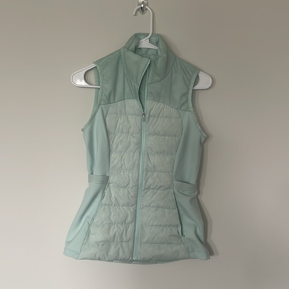 Lululemon Down for It All Vest 4 - Picture 5 of 9